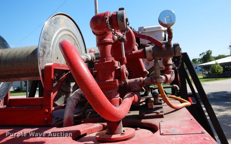 image for item DF4212 1995 GMC Sierra K3500  brush fire truck