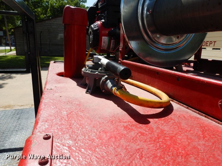 image for item DF4212 1995 GMC Sierra K3500  brush fire truck