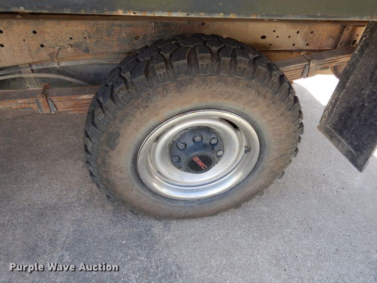 image for item DF4212 1995 GMC Sierra K3500  brush fire truck