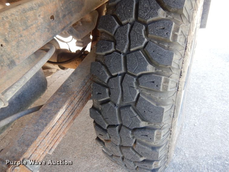 image for item DF4212 1995 GMC Sierra K3500  brush fire truck