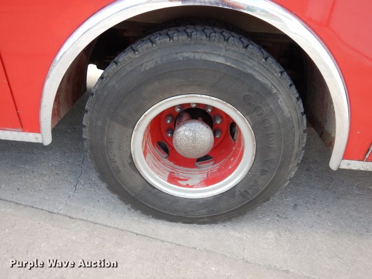 image for item DF4236 1981 Oshkosh Pierce Arrow E1055  pumper fire truck