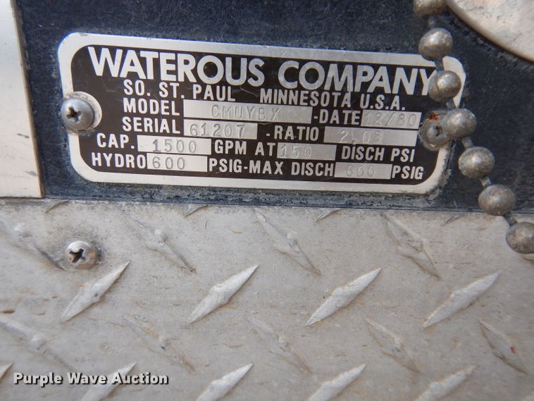 image for item DF4236 1981 Oshkosh Pierce Arrow E1055  pumper fire truck