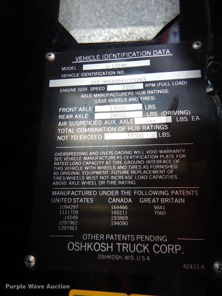 image for item DF4236 1981 Oshkosh Pierce Arrow E1055  pumper fire truck