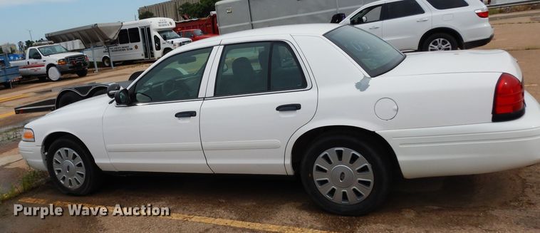 image for item DF4238 2008 Ford Crown Victoria Police Interceptor