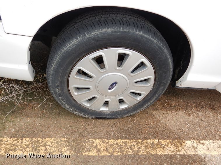 image for item DF4238 2008 Ford Crown Victoria Police Interceptor