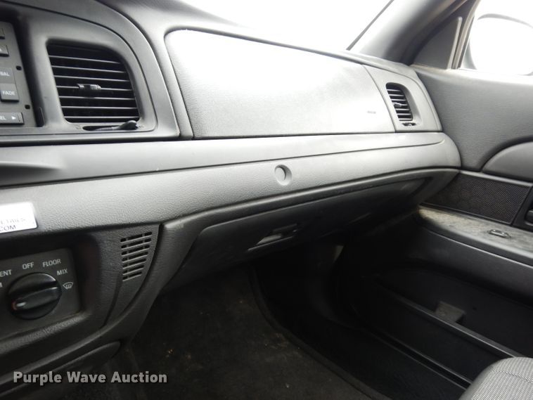 image for item DF4238 2008 Ford Crown Victoria Police Interceptor