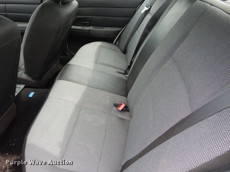 image for item DF4239 2007 Ford Crown Victoria Police Interceptor