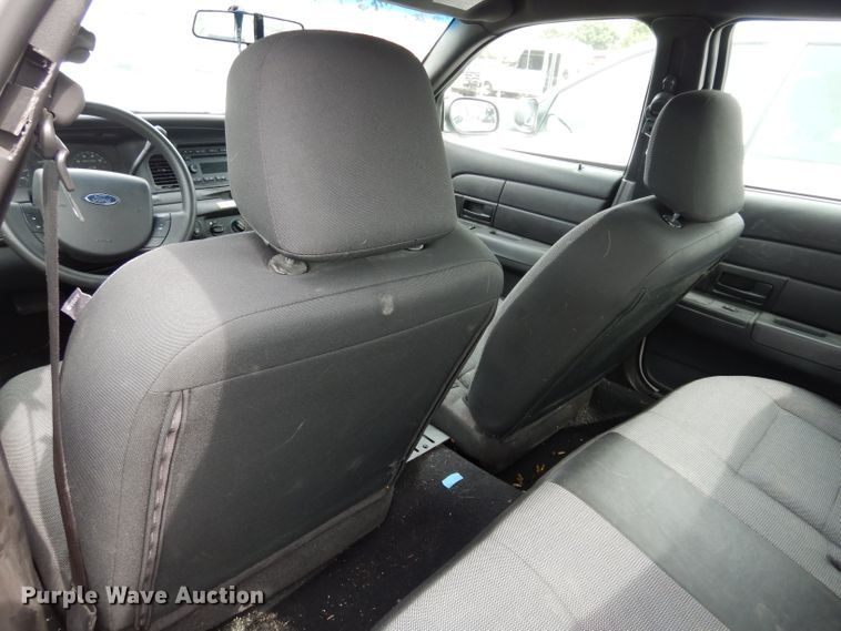image for item DF4239 2007 Ford Crown Victoria Police Interceptor