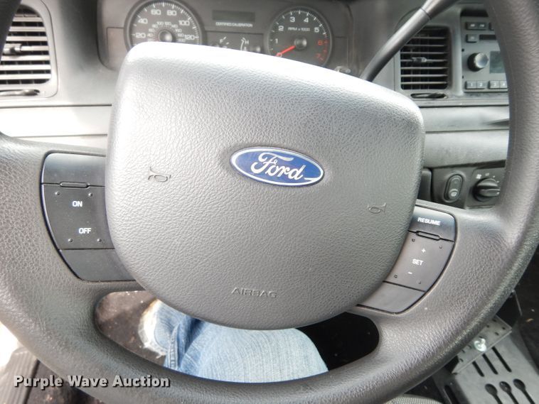 image for item DF4239 2007 Ford Crown Victoria Police Interceptor