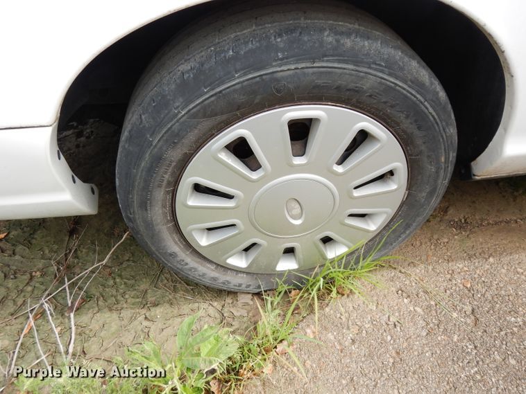 image for item DF4239 2007 Ford Crown Victoria Police Interceptor