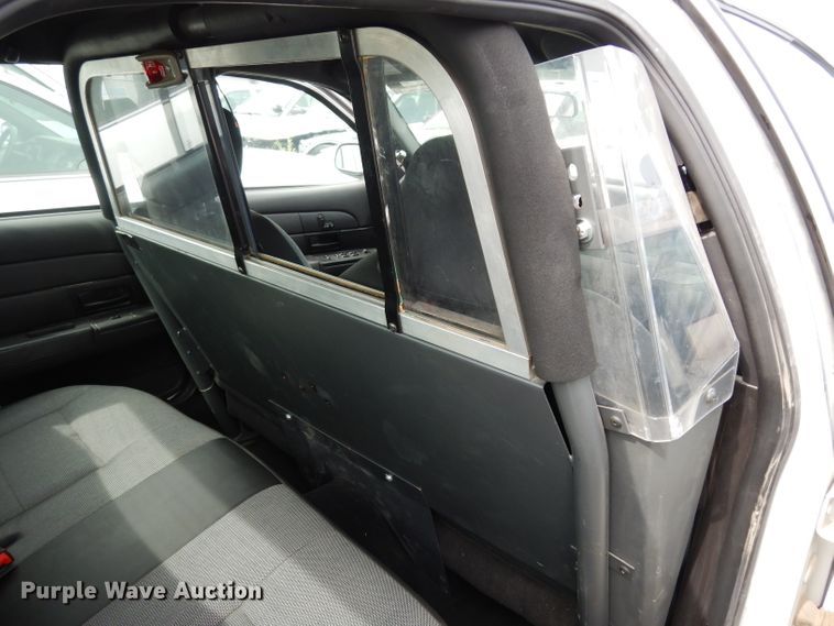image for item DF4240 2008 Ford Crown Victoria Police Interceptor