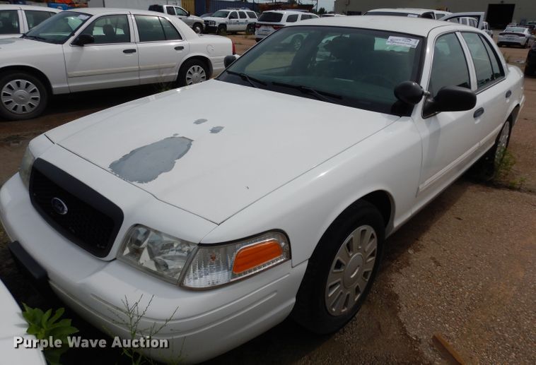 image for item DF4243 2010 Ford Crown Victoria Police Interceptor