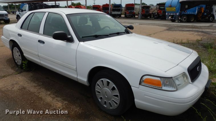 image for item DF4243 2010 Ford Crown Victoria Police Interceptor