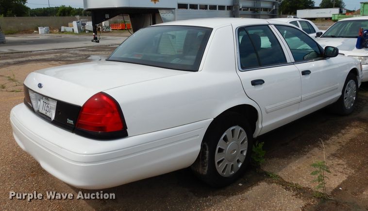 image for item DF4243 2010 Ford Crown Victoria Police Interceptor