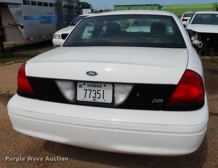 image for item DF4243 2010 Ford Crown Victoria Police Interceptor