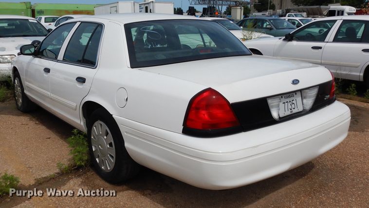 image for item DF4243 2010 Ford Crown Victoria Police Interceptor