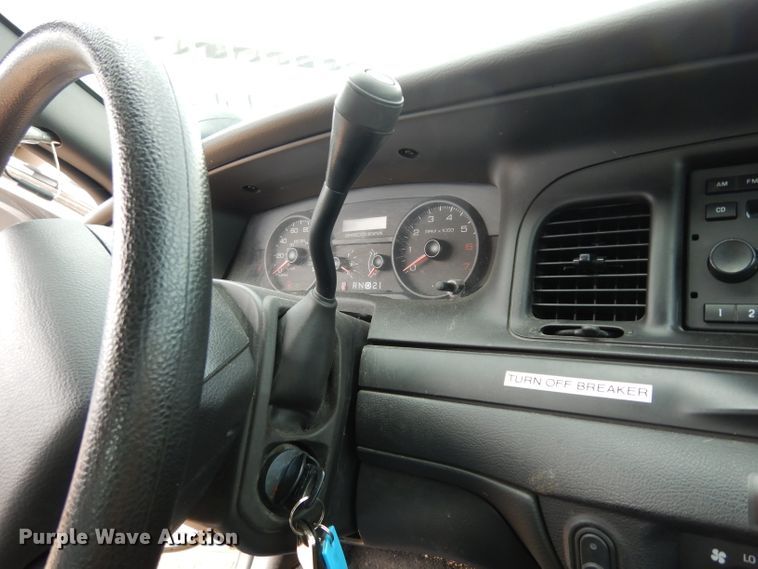 image for item DF4243 2010 Ford Crown Victoria Police Interceptor