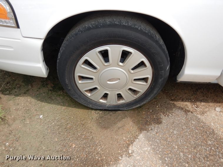 image for item DF4243 2010 Ford Crown Victoria Police Interceptor