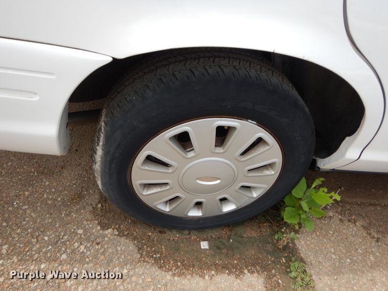 image for item DF4243 2010 Ford Crown Victoria Police Interceptor