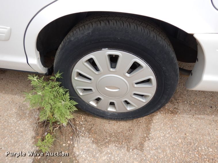 image for item DF4243 2010 Ford Crown Victoria Police Interceptor