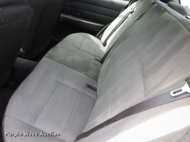 image for item DF4244 2010 Ford Crown Victoria Police Interceptor