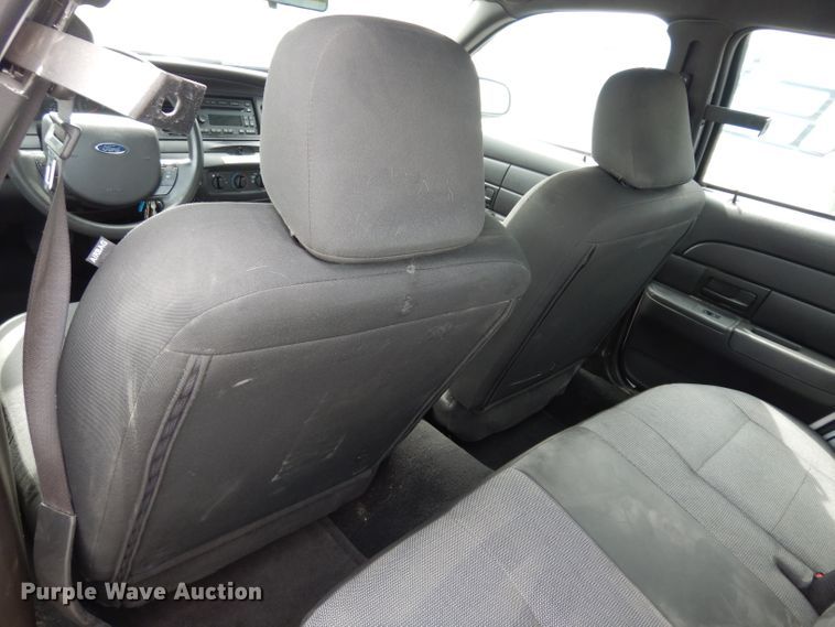 image for item DF4244 2010 Ford Crown Victoria Police Interceptor