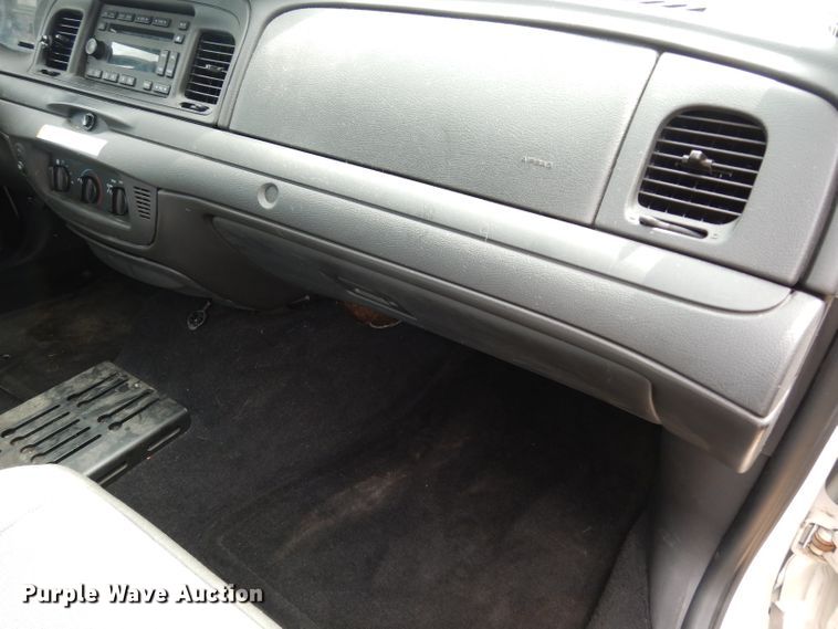 image for item DF4244 2010 Ford Crown Victoria Police Interceptor