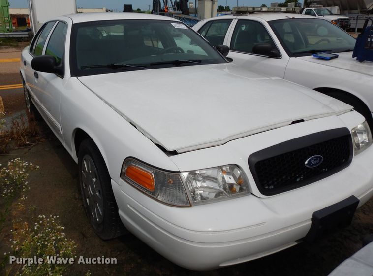 image for item DF4246 2010 Ford Crown Victoria Police Interceptor