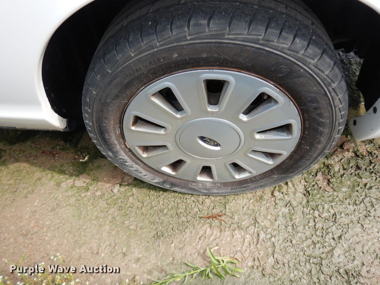 image for item DF4246 2010 Ford Crown Victoria Police Interceptor