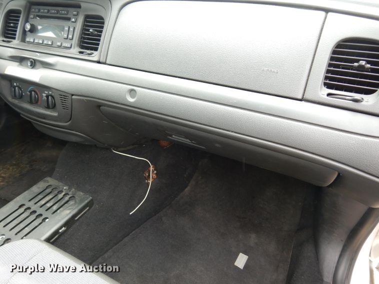 image for item DF4246 2010 Ford Crown Victoria Police Interceptor