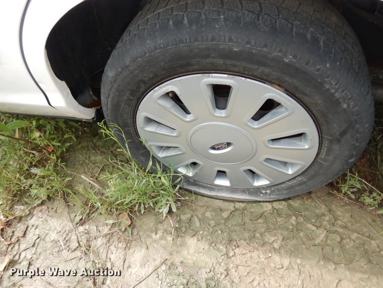 image for item DF4246 2010 Ford Crown Victoria Police Interceptor