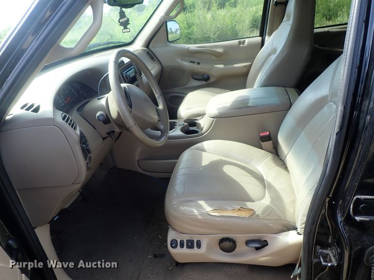 image for item DG2336 2001 Ford Expedition Eddie Bauer  SUV