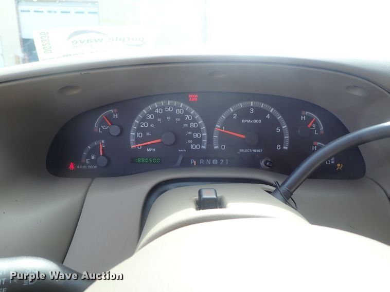 image for item DG2336 2001 Ford Expedition Eddie Bauer  SUV