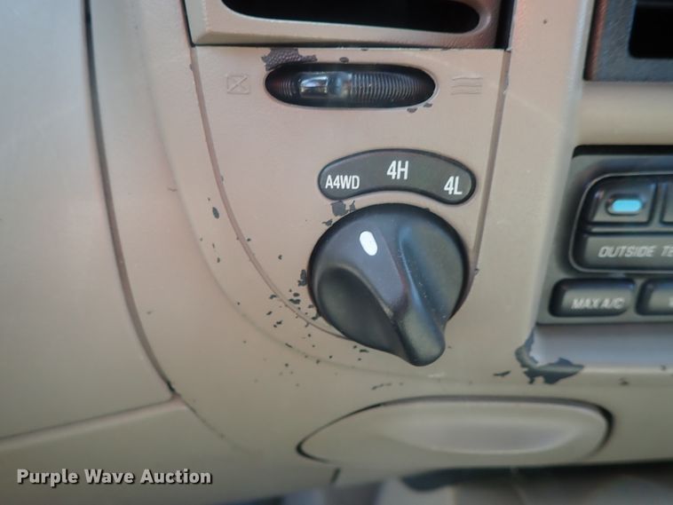 image for item DG2336 2001 Ford Expedition Eddie Bauer  SUV