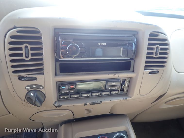 image for item DG2336 2001 Ford Expedition Eddie Bauer  SUV