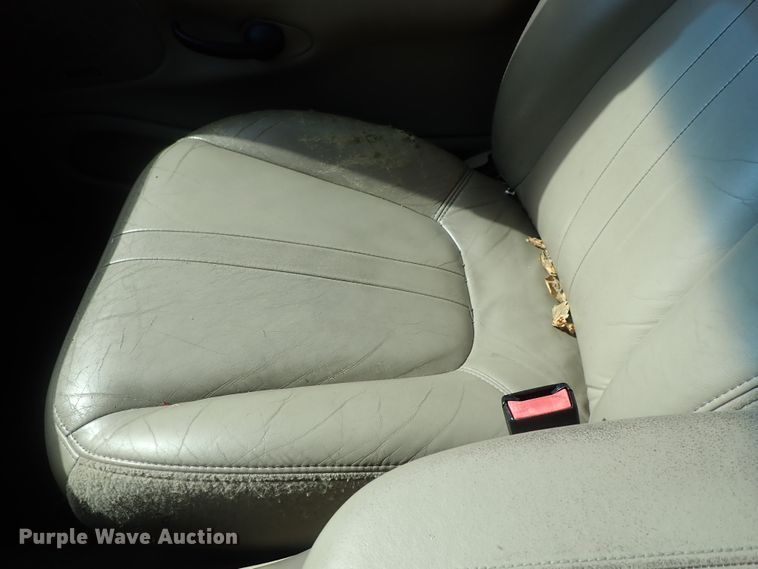 image for item DG2336 2001 Ford Expedition Eddie Bauer  SUV