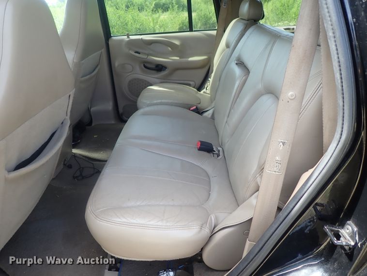 image for item DG2336 2001 Ford Expedition Eddie Bauer  SUV