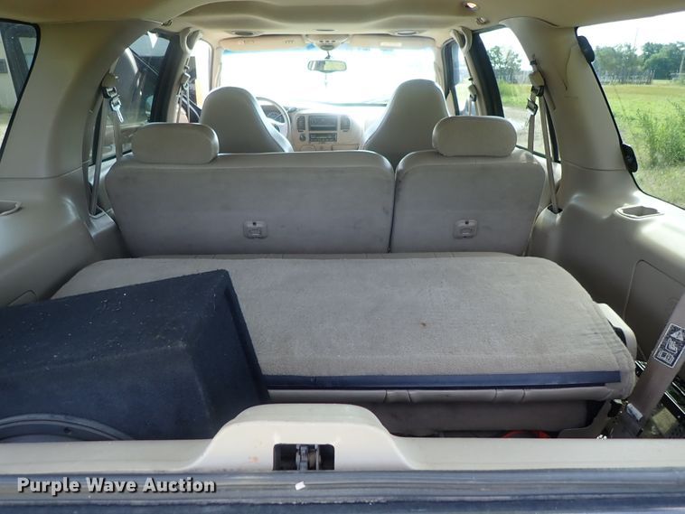 image for item DG2336 2001 Ford Expedition Eddie Bauer  SUV