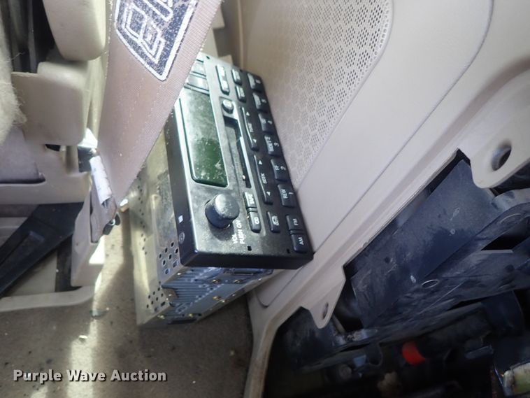 image for item DG2336 2001 Ford Expedition Eddie Bauer  SUV