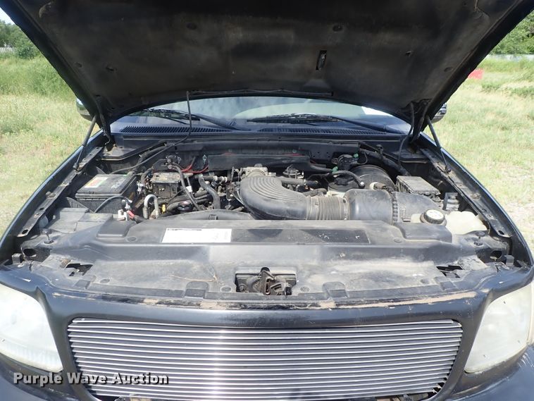 image for item DG2336 2001 Ford Expedition Eddie Bauer  SUV