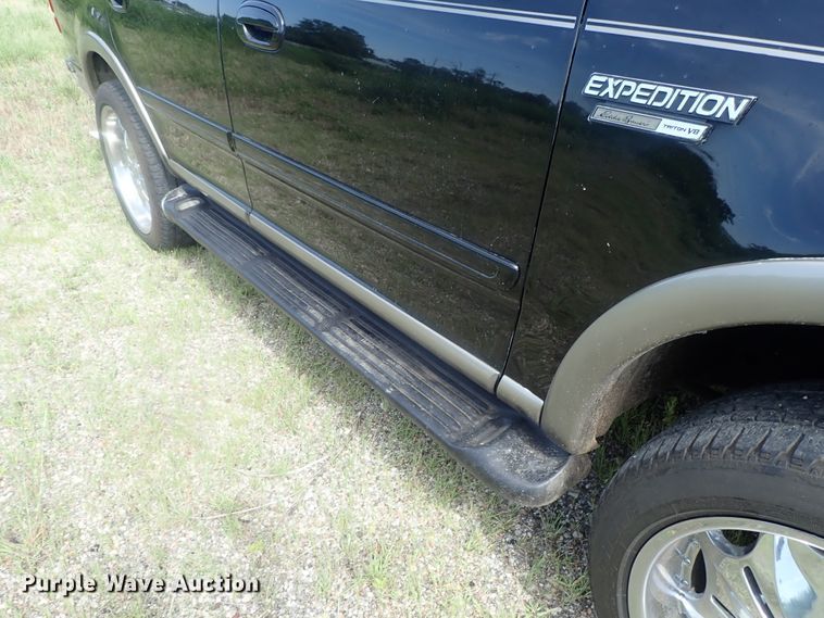 image for item DG2336 2001 Ford Expedition Eddie Bauer  SUV