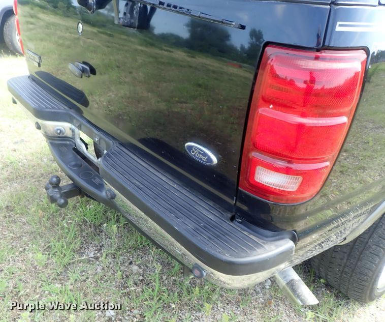 image for item DG2336 2001 Ford Expedition Eddie Bauer  SUV