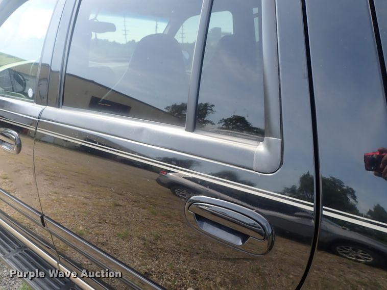 image for item DG2336 2001 Ford Expedition Eddie Bauer  SUV