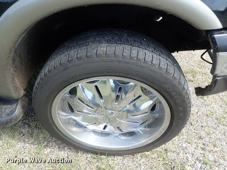 image for item DG2336 2001 Ford Expedition Eddie Bauer  SUV