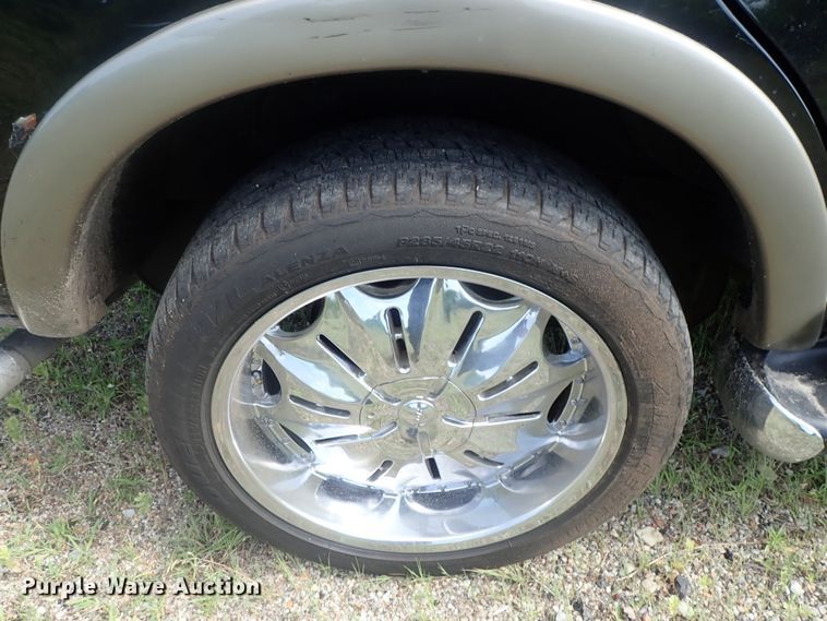 image for item DG2336 2001 Ford Expedition Eddie Bauer  SUV