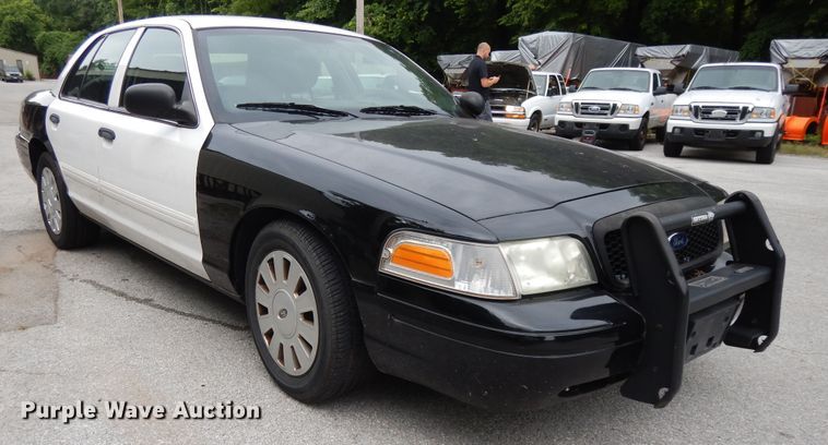 image for item DG7917 2011 Ford Crown Victoria Police Interceptor