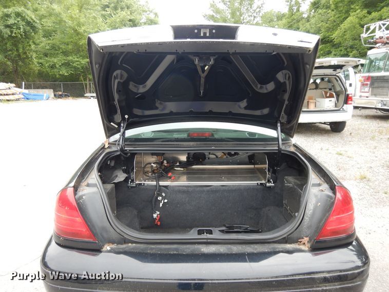 image for item DG7917 2011 Ford Crown Victoria Police Interceptor