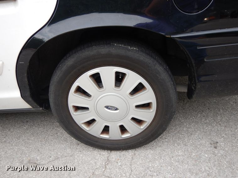 image for item DG7917 2011 Ford Crown Victoria Police Interceptor