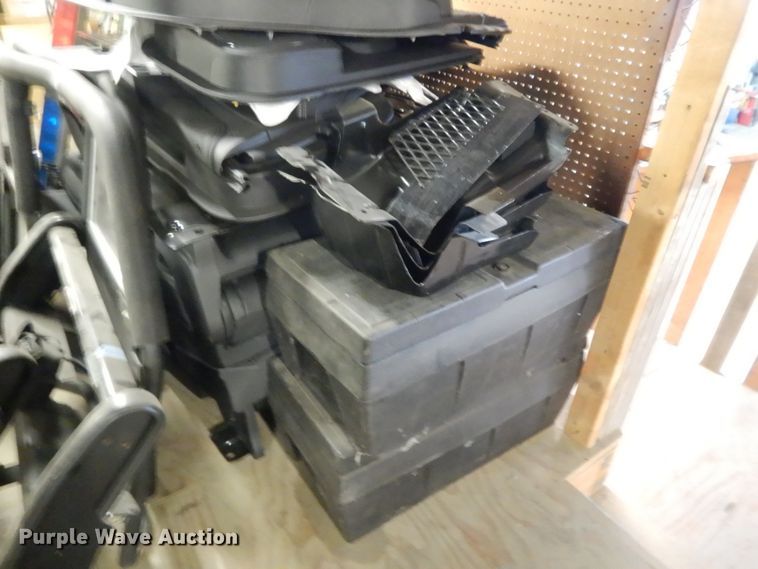 image for item DG7922 Automotive accessories