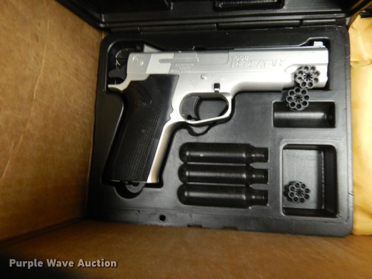 image for item DG7923 Sporting goods